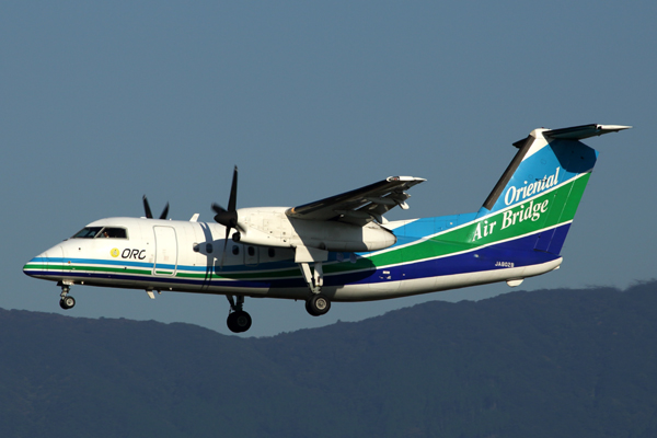 ORIENTAL AIR BRIDGE DASH 8 100 FUK RF 5K5A1204.jpg