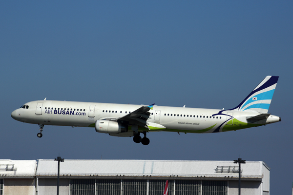 AIR BUSAN AIRBUS A321 NRT RF 5K5A1459.jpg