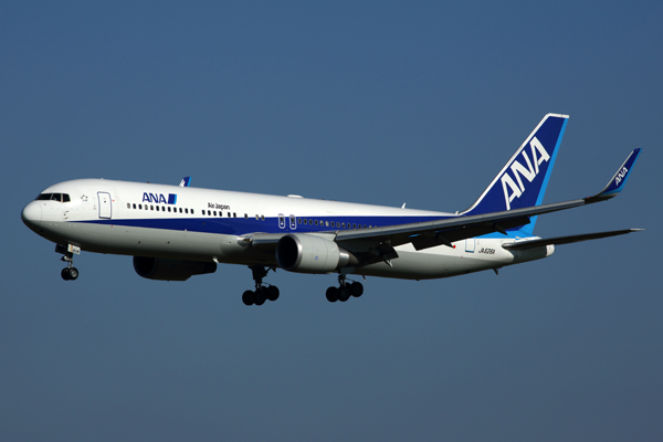 ANA AIR JAPAN BOEING 767 300 NRT RF 5K5A1543.jpg