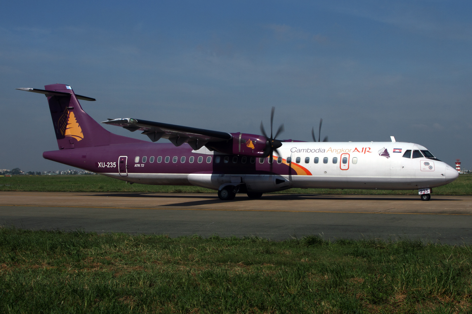 CAMBODIA ANGKOR AIR ATR72 SGN RF IMG_0044.jpg