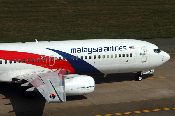 MALAYSIA AIRLINES BOEING 737 800 SGN RF IMG_0114.jpg