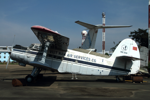 VIETNAM AIR SERVICES ANTONOV AN2 SGN RF IMG_0068.jpg