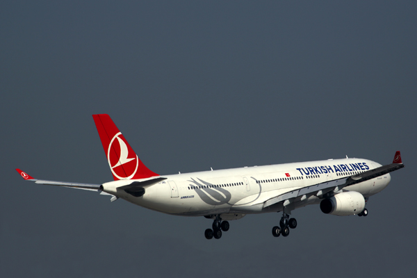 TURKISH AIRLINES AIRBUS A330 300 BKK RF 5K5A5405.jpg