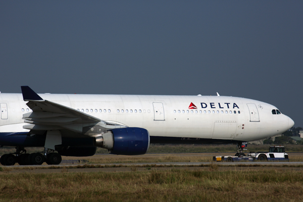 DELTA AIRBUS A330 300 TPE RF 5K5A5613.jpg