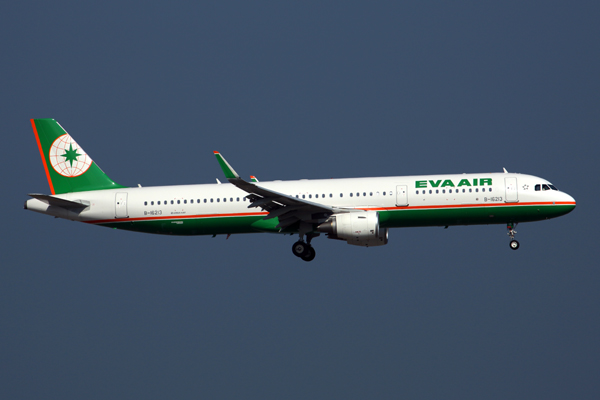 EVA AIR AIRBUS A321 HKG RF 5K5A4841.jpg