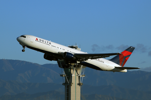 DELTA BOEING 767 300 LAX RF 5K5A6913.jpg