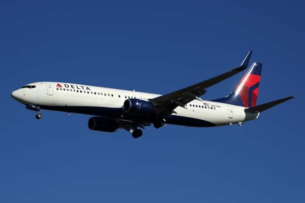 DELTA BOEING 737 900 LAX RF 5K5A7133.jpg