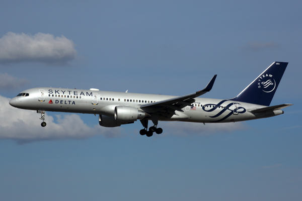 DELTA BOEING 757 200 LAX RF 5K5A8111.jpg