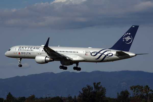 DELTA BOEING 757 200 LAX RF 5K5A8113.jpg