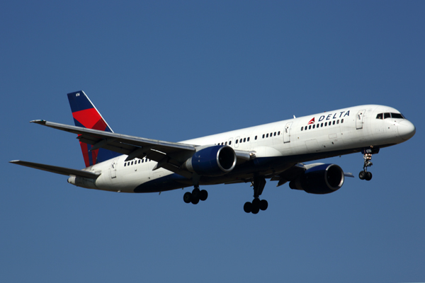 DELTA BOEING 757 200 MIA RF 5K5A8726.jpg