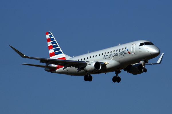 AMERICAN EAGLE EMBRAER 170 MIA RF 5K5A8713.jpg