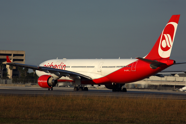 AIR BERLIN AIRBUS A330 300 MIA RF 5K5A8955.jpg