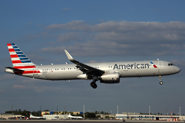 AMERICAN AIRBUS A321 MIA RF 5K5A8919.jpg