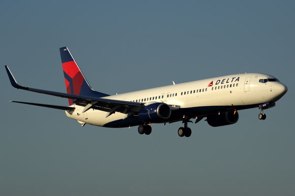 DELTA BOEING 737 900 MIA RF 5K5A8957.jpg