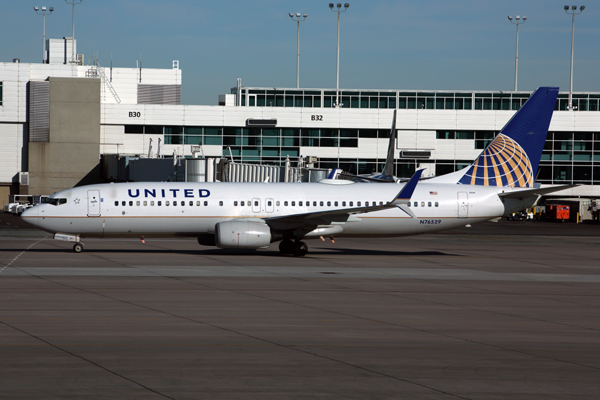 UNITED BOEING 737 800 DEN RF 5K5A6699.jpg