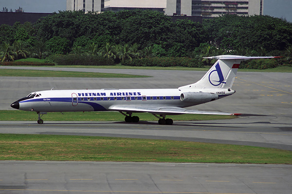 VIETNAM AIRLINES TUPOLEV TU134 SIN RF 358 36.jpg