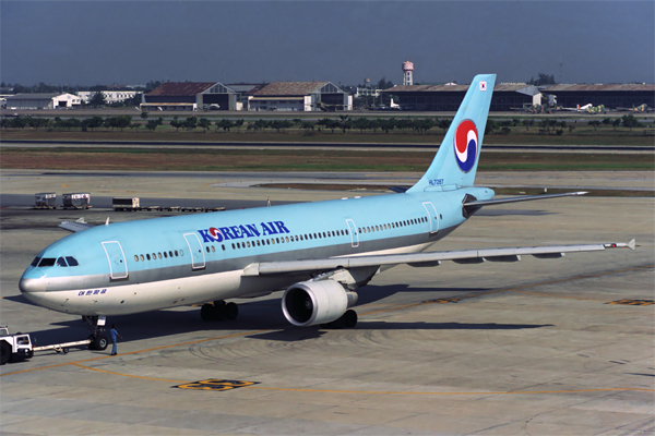 KOREAN AIR AIRBUS A300 600R BKK RF 359 16.jpg