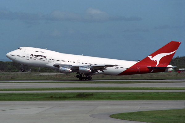 QANTAS BOEING 747 200 BNE RF 364 19.jpg