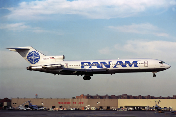 PANAM BOEING 727 200 JFK RF 332 5.jpg