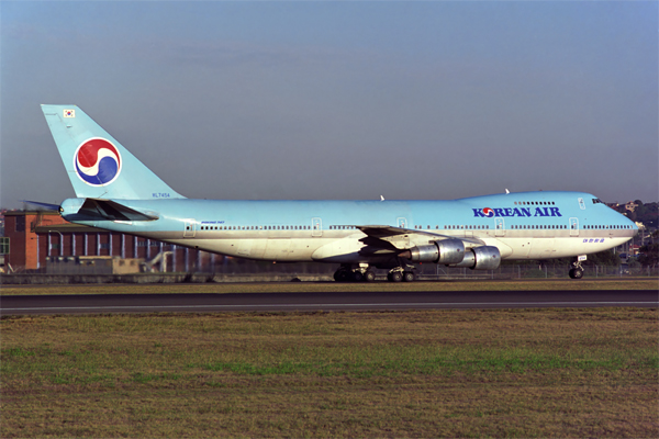 KOREAN AIR BOEING 747 200 SYD RF 388 30.jpg