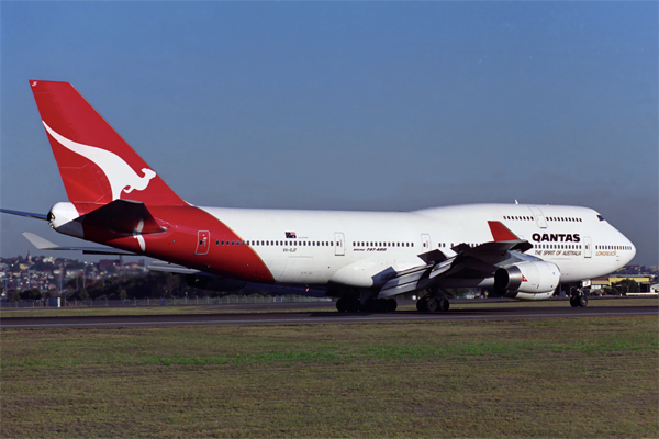 QANTAS BOEING 747 400 SYD RF 389 16.jpg