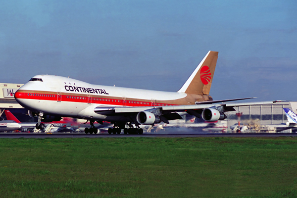 CONTINENTAL BOEING 747 100 NRT RF 431 7.jpg