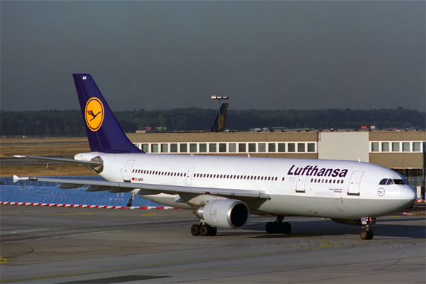 LUFTHANSA AIRBUS A300 600R FRA RF 551 34.jpg