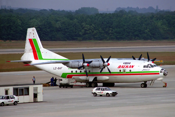 BALKAN CARGO ANTONOV AN12 GVA RF 454 31.jpg