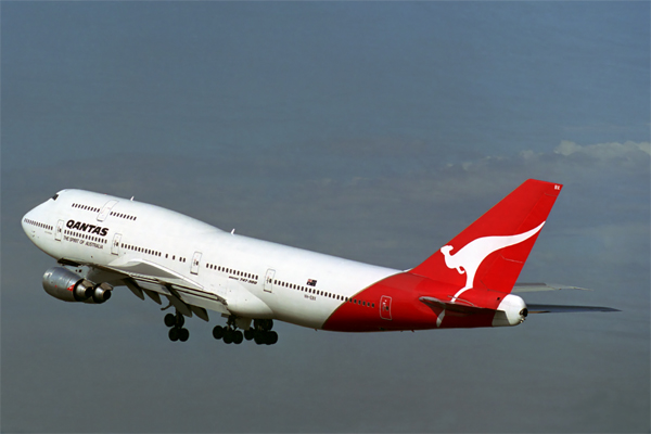 QANTAS BOEING 747 300 SYD RF 473 32.jpg