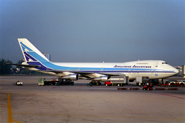 AEROLINEAS ARGENTINAS BOEING 747 200 MIA RF 526 19.jpg