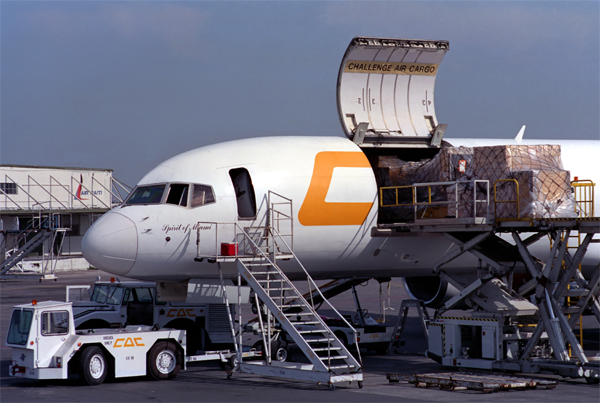 CHALLENEG AIR CARGO BOEING 757F MIA RF 534 15.jpg