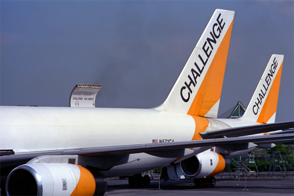 CHALLENEG AIR CARGO BOEING 757Fs MIA RF 534 15.jpg