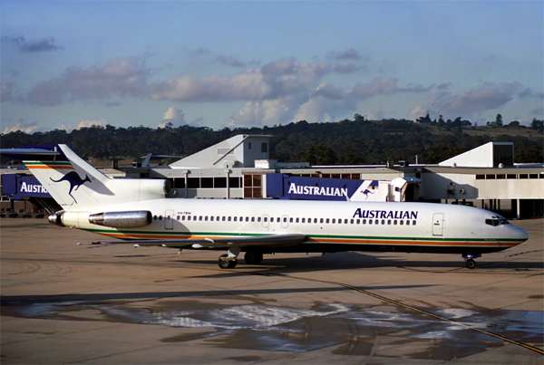 AUSTRALIAN BOEING 727 200 MEL RF 550 8.jpg
