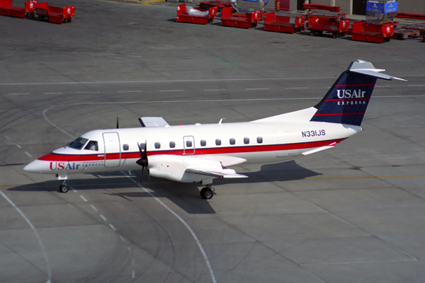 USAIR EXPRESS EMBRAER 120 YYZ RF 542 16.jpg