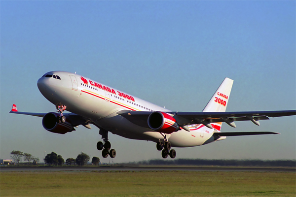 CANADA 3000 AIRBUS A330 200 BNE RF 1490 8.jpg