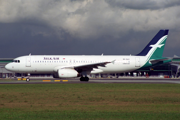 SILKAIR AIRBUS A320 SIN RF 1413 10.jpg