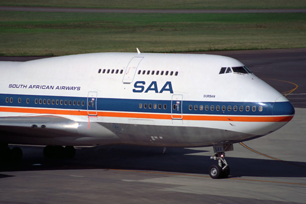SOUTH AFRICAN BOEING 747 400 JNB RF 629 22.jpg