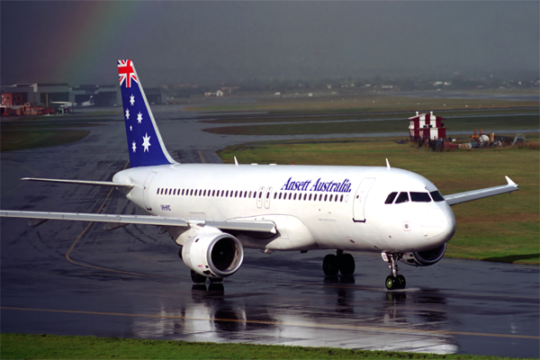 ANSETT AUSTRALIA AIRBUS A320 SYD RF 646 35.jpg