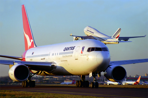 QANTAS AIR FRANCE AIRCRAFT SYD RF 936 32.jpg