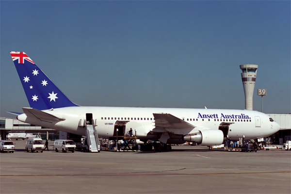 ANSETT AUSTRALIA BOEING 767 200 BNE RF 669 8.jpg