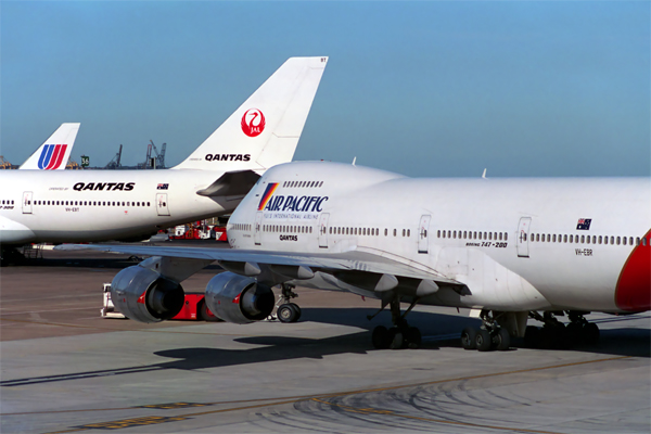 JAL AIR PACIFIC AIRCRAFT SYD RF 661 18.jpg