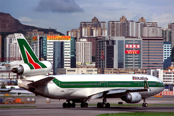 ALITALIA MD11 HKG RF 673 23.jpg