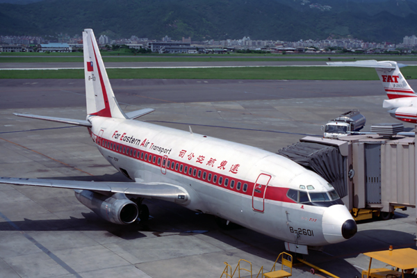 FAR EASTERN AIR TRANSPORT BOEING 737 200 TSA RF 690 34.jpg