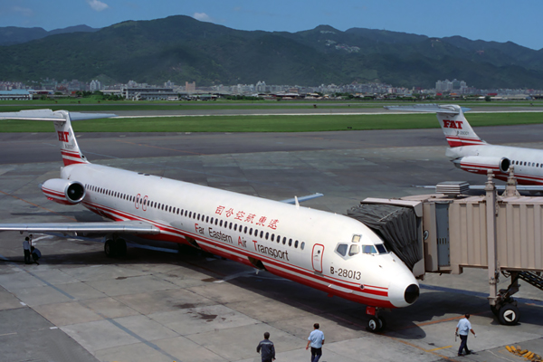 FAR EASTERN AIR TRANSPORT MD80 TSA RF 690 33.jpg