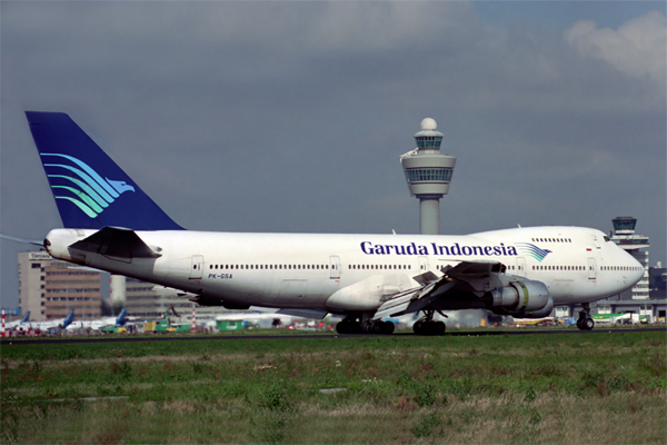 GARUDA INDONESIA BOEING 747 200 AMS RF 728 5.jpg