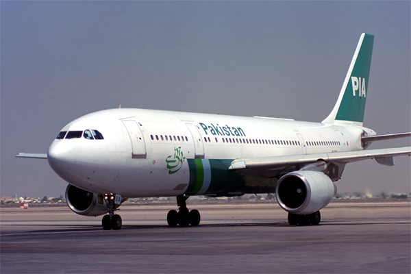 PAKISTAN AIRBUS A300 DXB RF 735 15.jpg