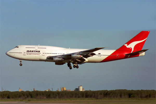 QANTAS BOEING 747 300 BNE RF 750 5.jpg