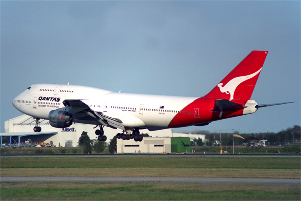 QANTAS BOEING 747 300 BNE RF 750 6.jpg