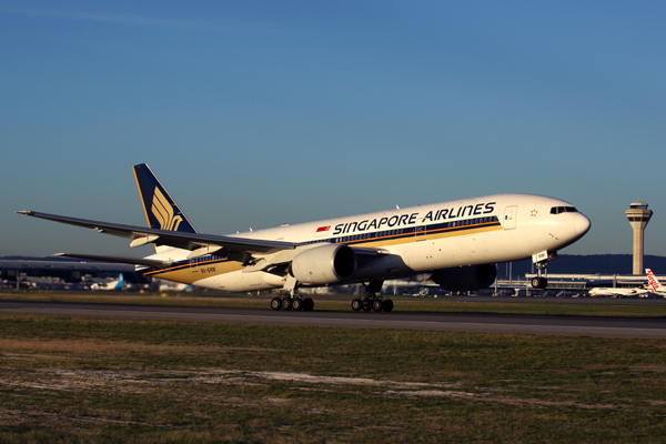 SINGAPORE AIRLINES BOEING 777 200 PER RF 5K5A0062.jpg