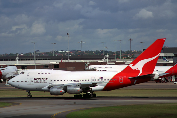 QANTAS BOEING 747SP SYD RF 782 21.jpg